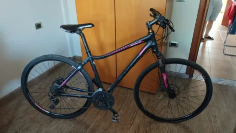 Elbasan, shes biciklete Giant vishnje 250 €