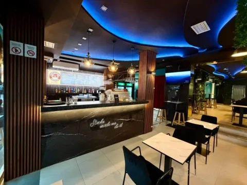 Tirane, shitet ambjent biznesi , 130 m² 50.000 € (Blloku)