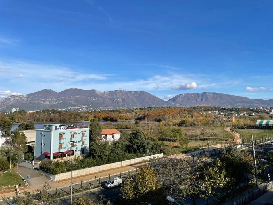 Jepet me qera garazh Rruga Liqeni i Thatë