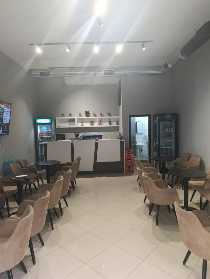 Tirane, shitet ambjent biznesi Kati 0, 90 m² 200.000 € (Rruga Shefqet Kuka)