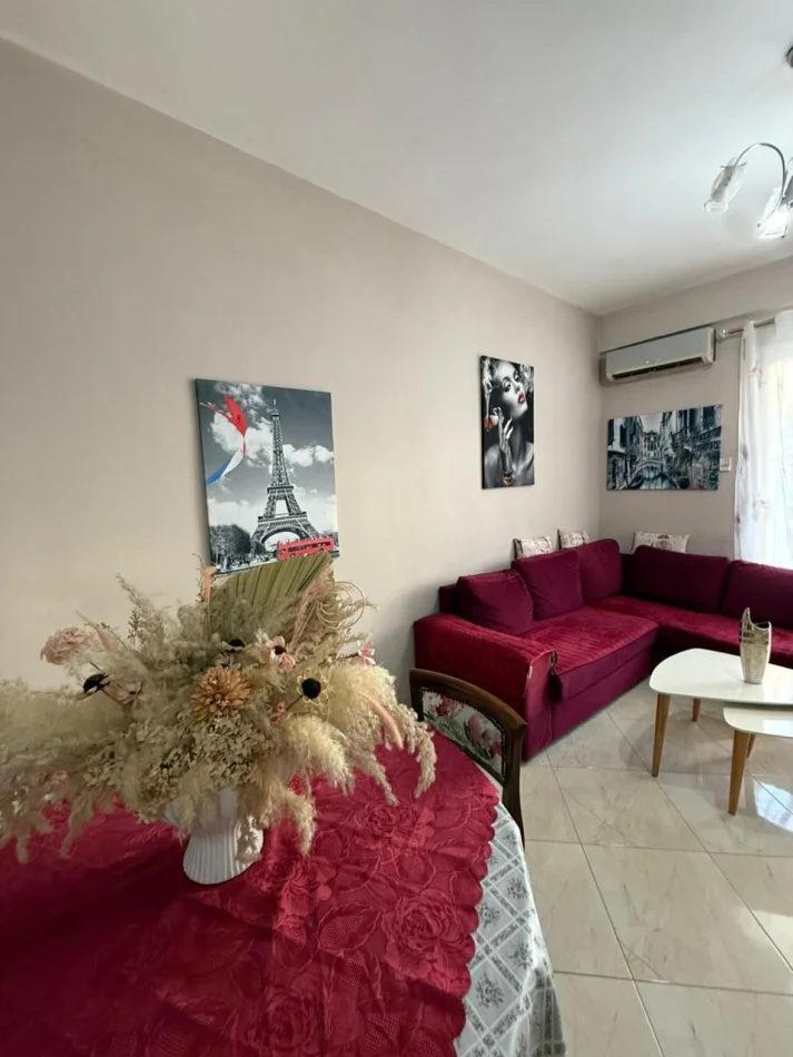 Tirane, jepet me qera apartament 1+1 Kati 5, 65 m² 550 € (Golden Park)