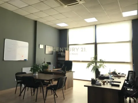 Tirane, shes SHESHI WILLSON – NJËSI KOMERCIALE NË SHITJE 261.200 €