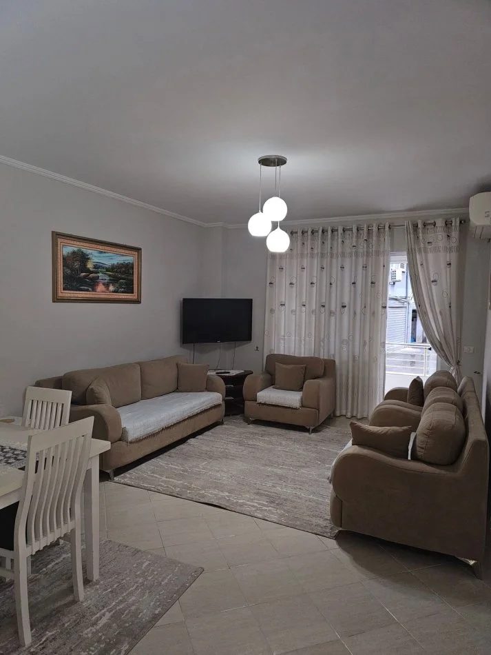 Tirane, jepet me qera apartament 2+1 Kati 2, 89 m² 600 € (KODRA E DIELLIT)