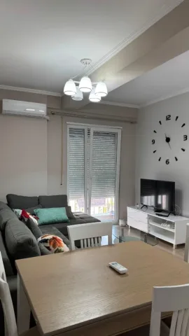 Tirane, jepet me qera apartament 1+1+Ballkon Kati 6, 65 m² 600 € (Bulevardi Bajram Curri)