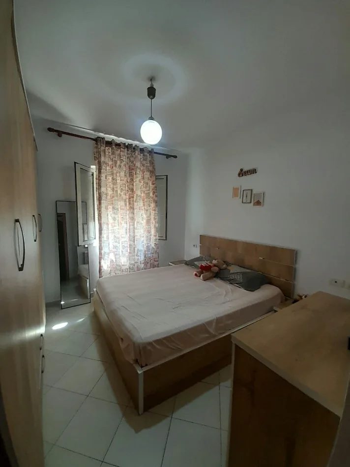 Tirane, Jepet me Qera Apartament 2+1,Mobiluar,kati 3,Çmimi 45.000 Lekë të Reja,në FRESK, Tiranë.