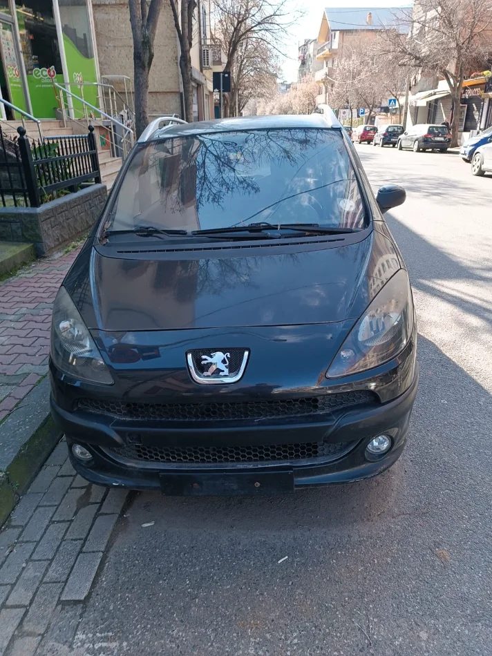 Tirane, shes makine peugeot 1007 Benzin, e zeze tiptronik Kondicioner 1.500 €