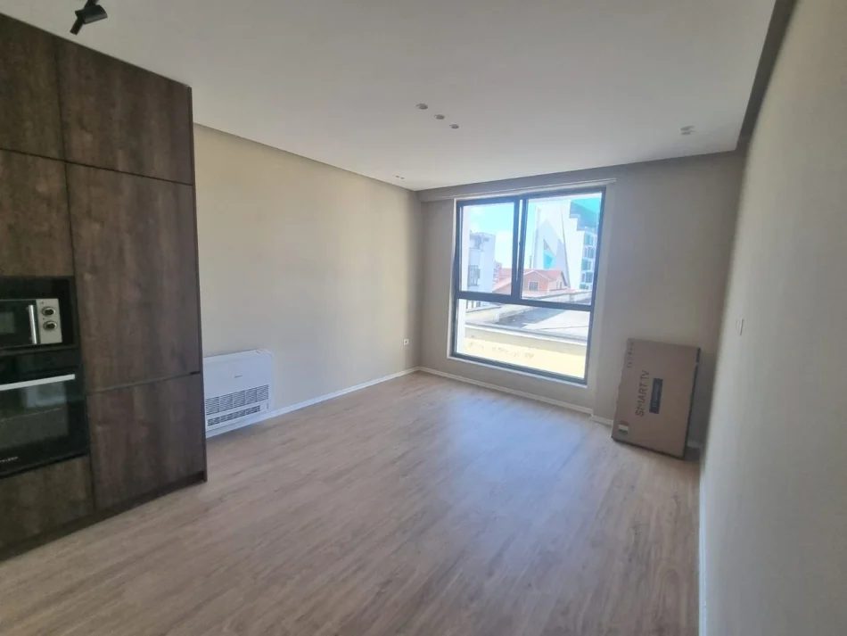 Tirane, jepet me qera apartament 1+1 Kati 3, 70 m² 660 € (Rruga Jordan Misja)
