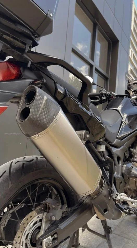 Tirane, shitet motor Honda africa , e zeze 37.000 km 10.000 €