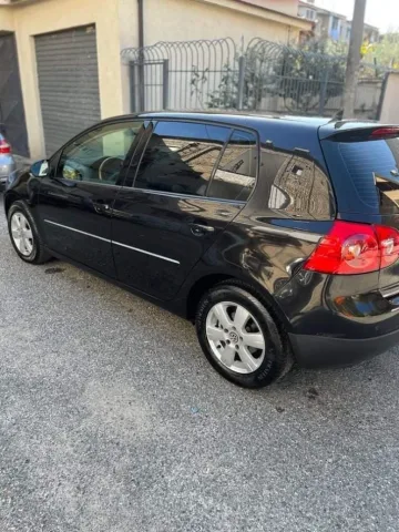 Tirane, shes makine Volkswagen Golf Variant 2.0 TDI Nafte, e zeze automatik Klima 202.000 km 4.800 €