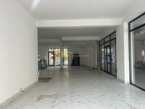 Tirane, jepet me qera zyre Kati 0, 132 m² 2.900 € (RRUGA E DURRESIT)