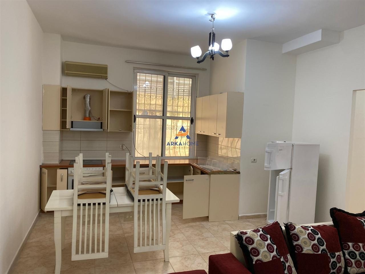 JEPET APARTAMENT ME QERA 2+1+BALLKONE "TE KODRA E DIELLIT" 5