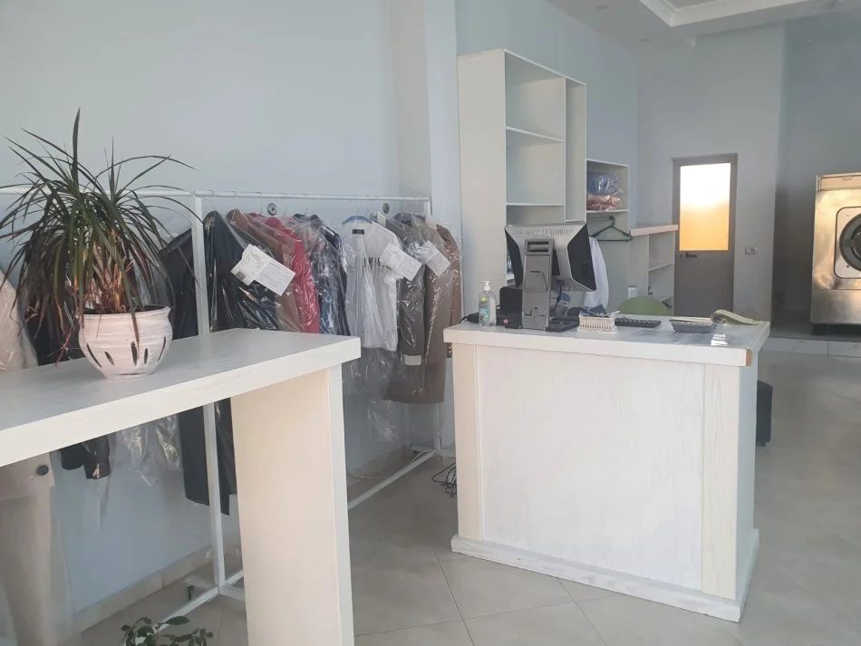 Tirane, shitet biznes i ngritur + klientele - Pastrimi kimik Emma crystal clean - Farke, Lunder