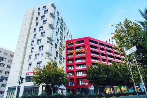 Tirane, jepet me qera dyqan Kati 0, 197 m² 5.000 € (FARMACIA 10)