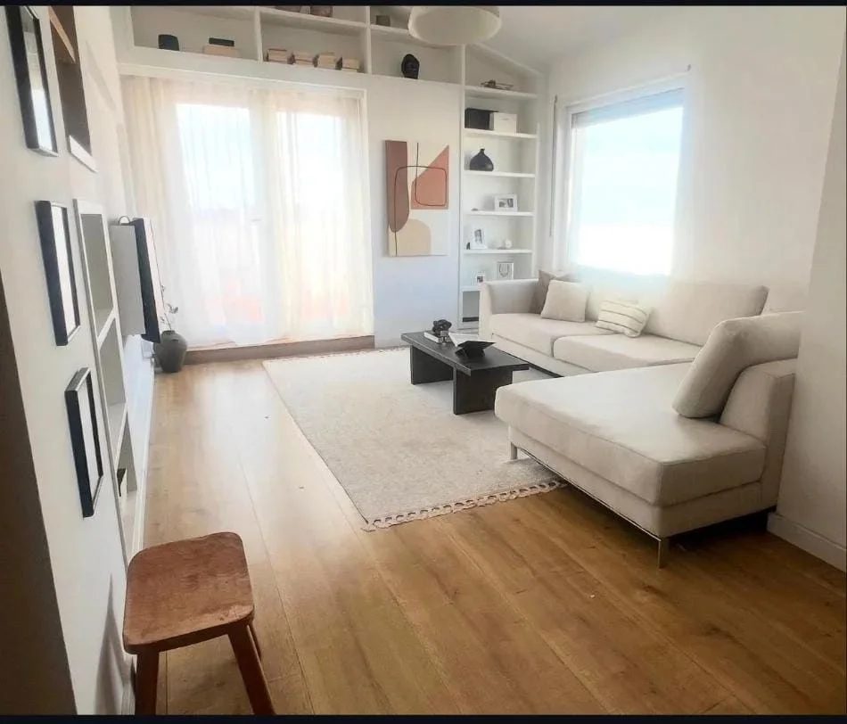 Tirane, jepet me qera apartament 3+1 Kati 1, 180 m² 1.200 € (Kodra e Diellit 1)