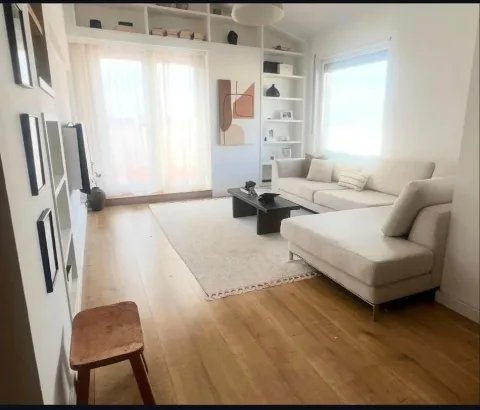 Tirane, jepet me qera apartament 3+1 Kati 1, 180 m² 1.200 € (Kodra e Diellit 1)