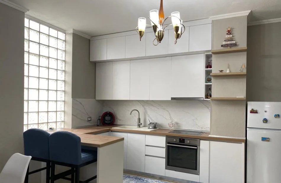 Tirane, jepet me qera apartament 1+1 Kati 4, 66 m² 650 € (Rruga e Elbasanit)