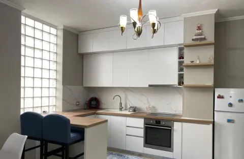 Tirane, jepet me qera apartament 1+1 Kati 4, 66 m² 650 € (Rruga e Elbasanit)