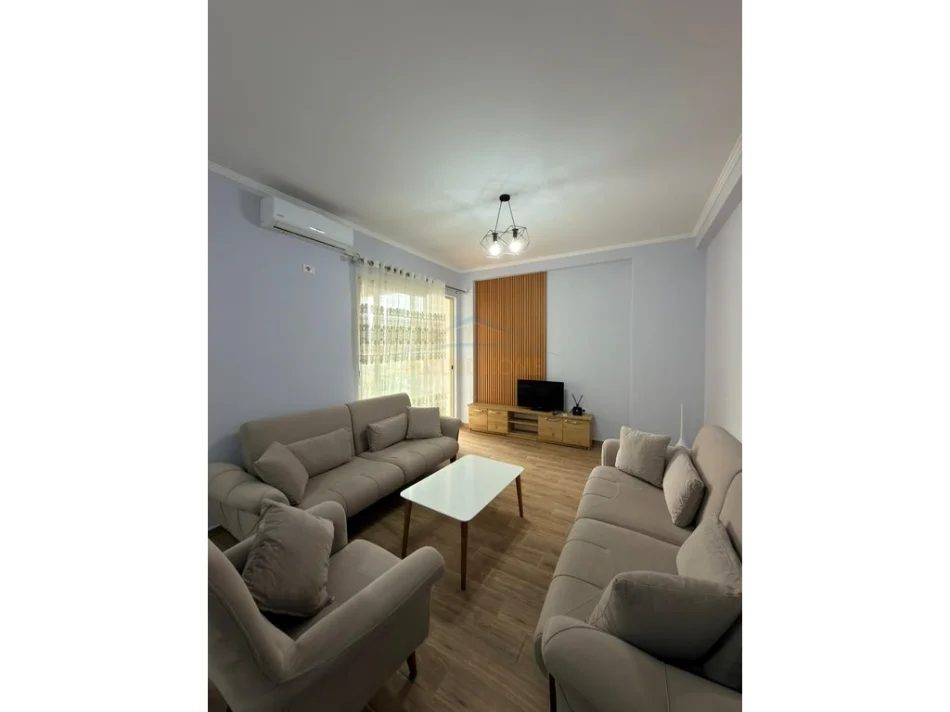 Tirane, shitet apartament 2+1 Kati 5, 101 m² 170.000 € (UNAZA E RE)