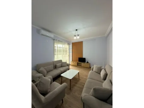 Tirane, shitet apartament 2+1 Kati 5, 101 m² 170.000 € (UNAZA E RE)