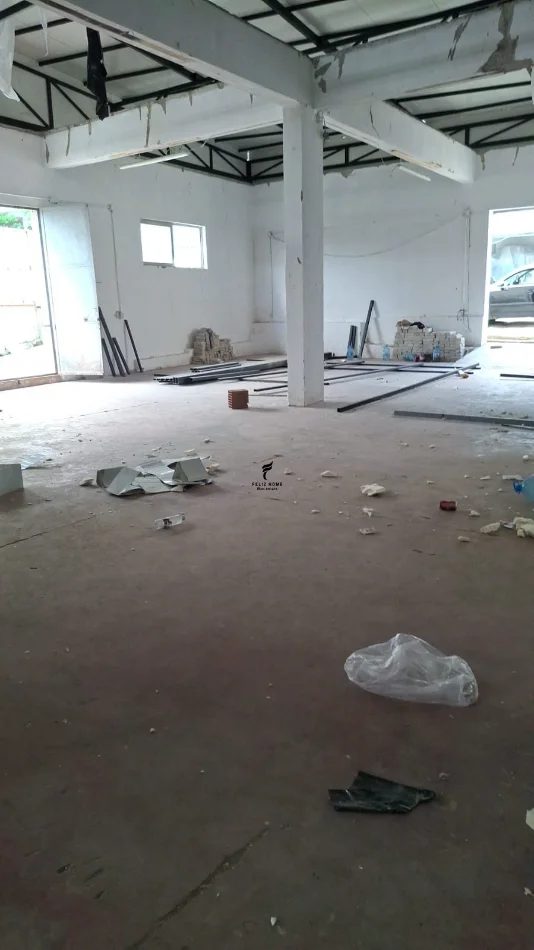 Tirane, jepet me qera magazine Kati 0, 500 m² 2.500 € (KOMBINAT)
