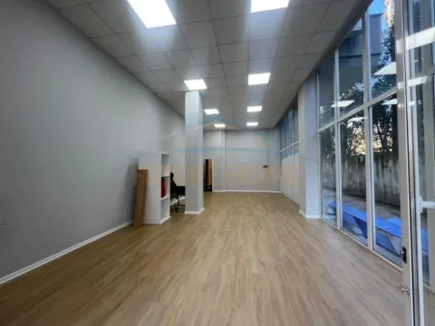 Tirane, shitet ambjent biznesi Kati 0, 59 m² 125.000 € (Fresku)