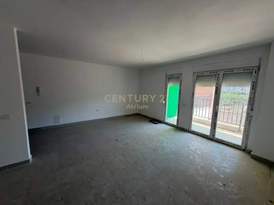 Tirane, shitet apartament 3+1+Aneks Kati 2, 133 m² 172.900 € (5 Maji)