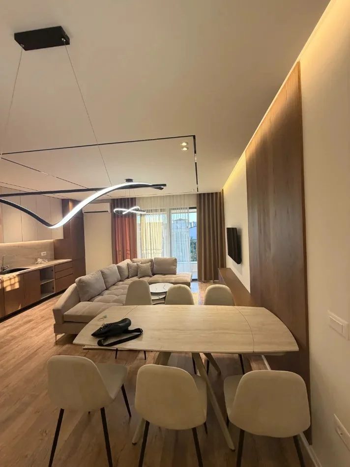Tirane, jepet me qera apartament 3+1 Kati 3, 127 m² 1.100 € (Bulevardi i Ri)