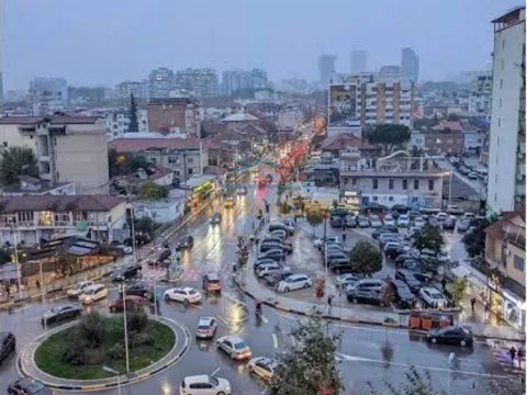 0694603851,Shitet, Njesi Biznesi , Komuna e Parisit,Tirane.
