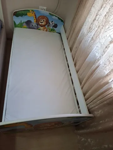 Tirane, shes Shitet Krevat Fëmijësh me Motiv Kafshet ne Xhungel ACMA. 150 €