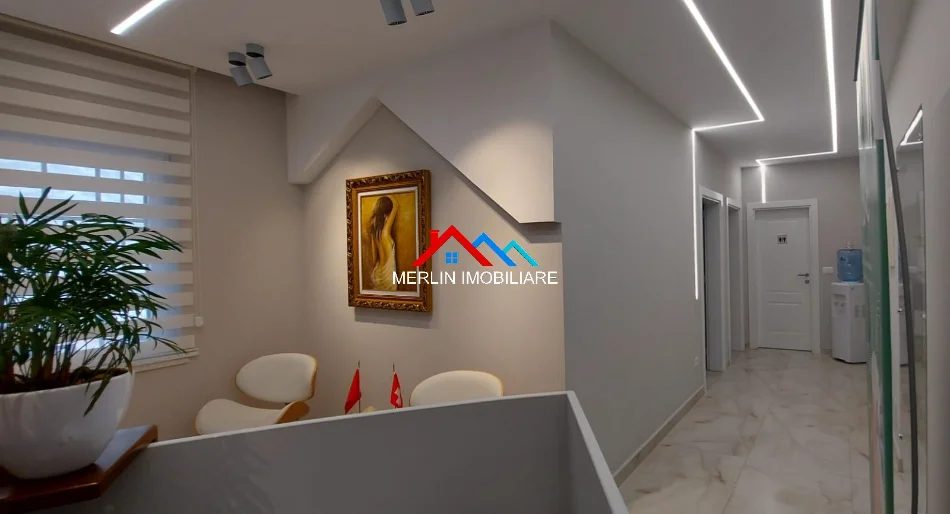 Tirane, jepet me qera ambjent biznesi Kati 0, 70 m² 1.900 € (RRUGA FORTUZI)