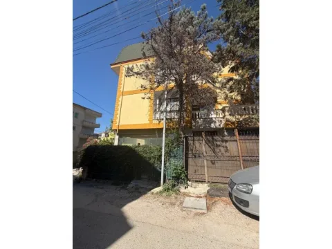 Tirane, shitet Vile Vile 3 Katshe Kati 0, 425 m² 440.000 € (Vilat Gjermane, Tiranë.)