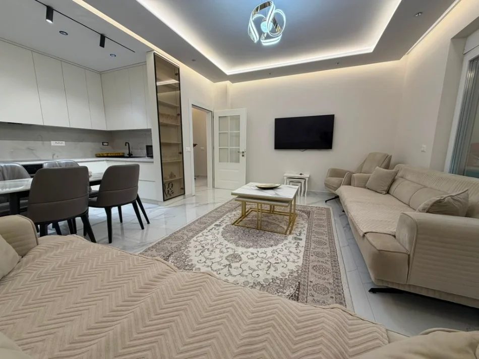 Tirane, jepet me qera apartament 2+1+Ballkon Kati 2, 103 m² 850 € (Pallati me Shigjeta)