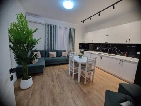 Tirane, jepet me qera apartament 2+1 Kati 2, 75 m² 800 € (VASIL SHANTO)
