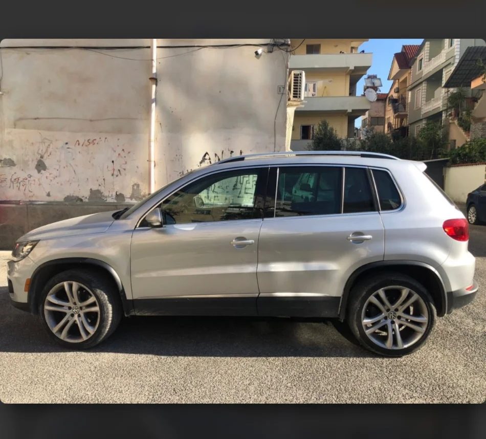Tirane, shitet makine Benzin+Gaz, gri metalizato automatik Kondicioner 215.000 km 9.500 €