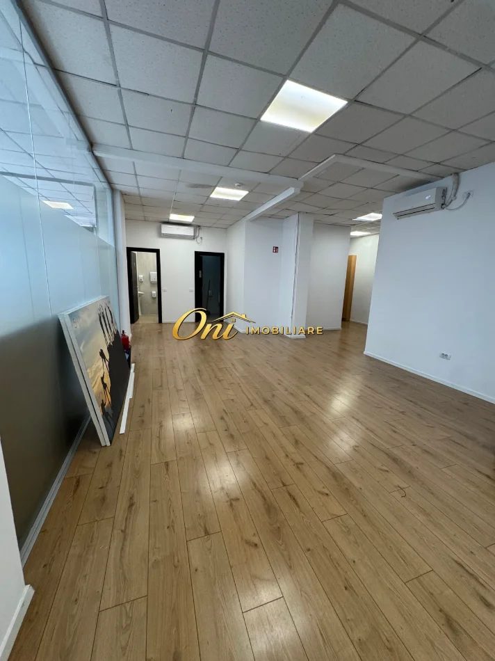 Tirane, jepet me qera zyre Kati 1, 540 m² 7.000 € (BLLOK)