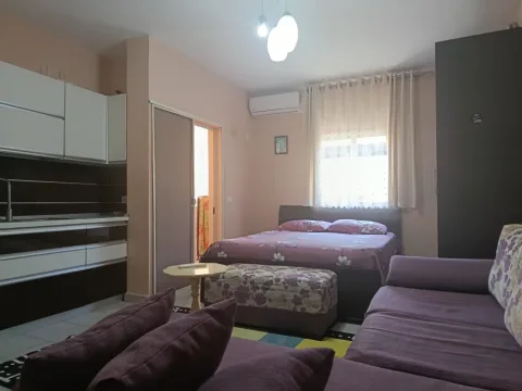 OKAZION - Garsoniere ne plazh - Shkembi Kavajes 13-23 gusht datat e lira