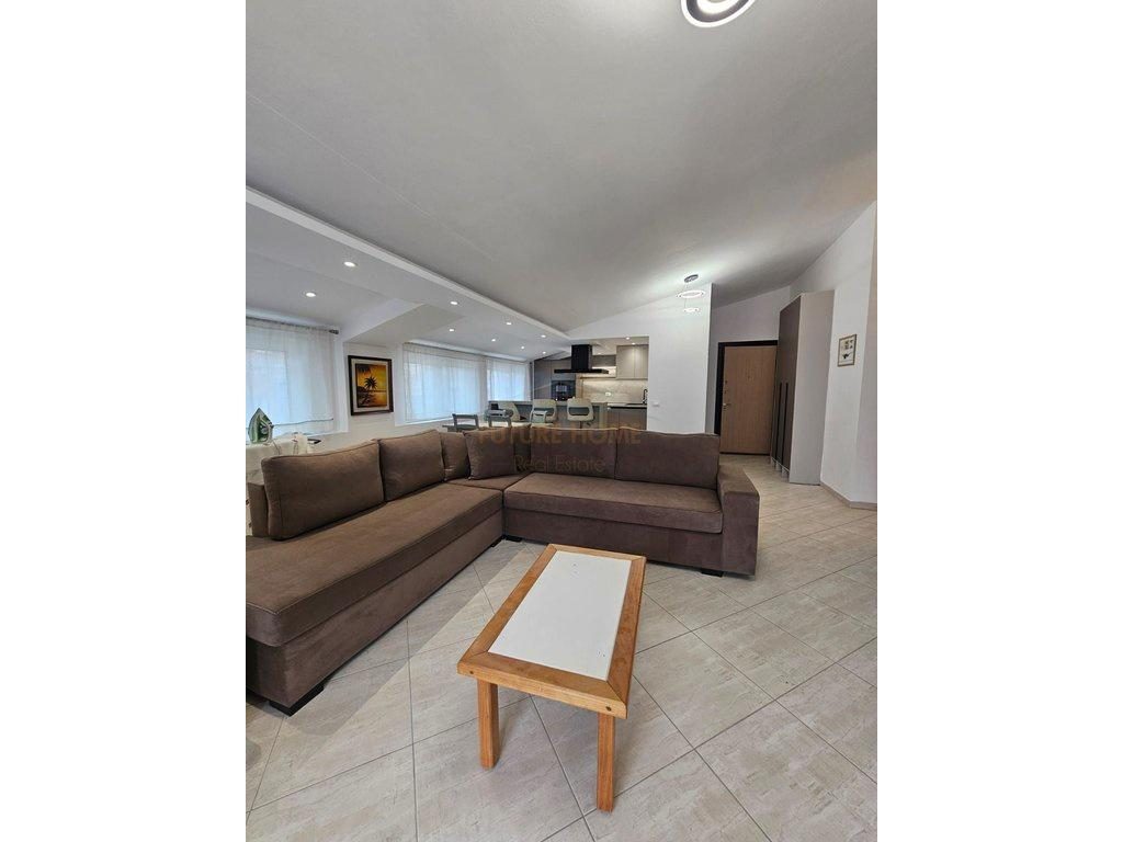 0693769552,Qera, Apartament 2+1+2+2 parkime, Fresk