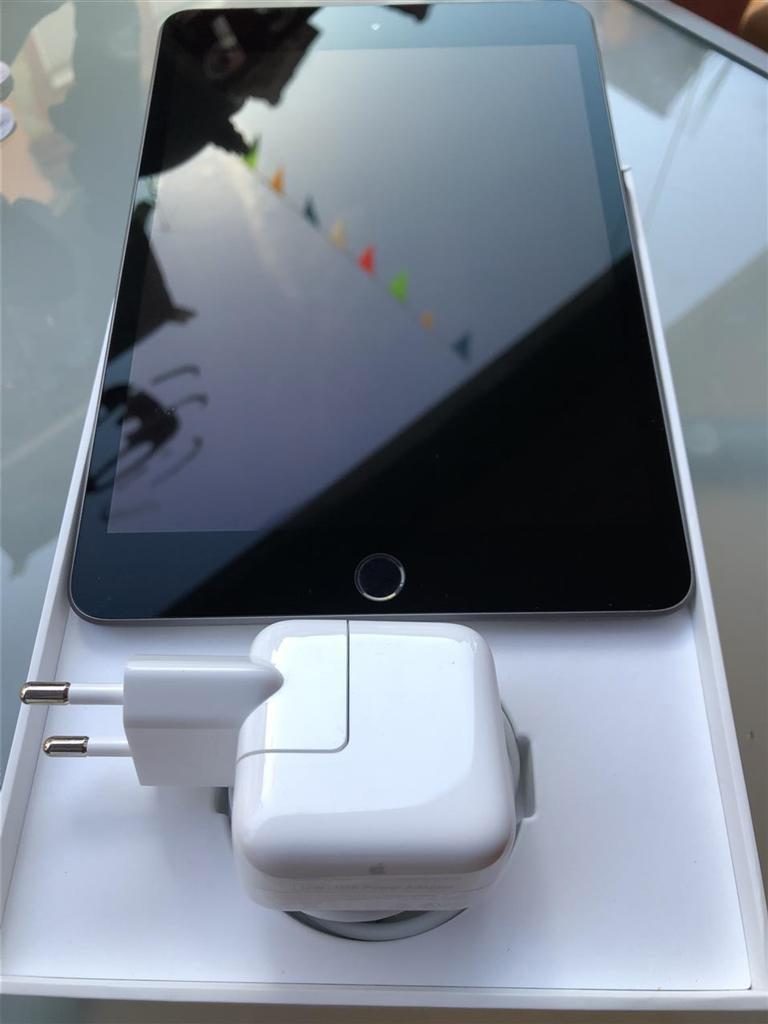 iPad 10.2 Inch(7th Generation) Wi - Fi 32 GB iOS 15.2 Akull