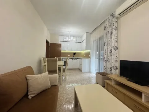 Tirane, jepet me qera apartament 1+1 Kati 6, 75 m² 650 € (21 DHJETORI)