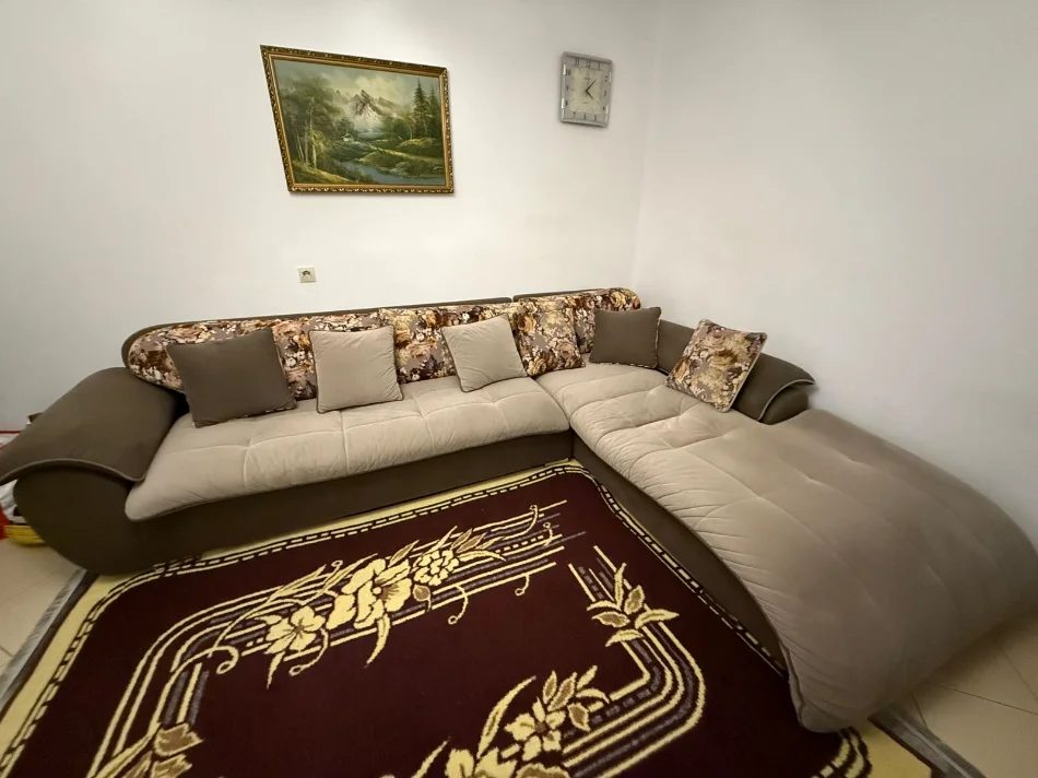 Blejme mobilje te perdorura cel 0682120053