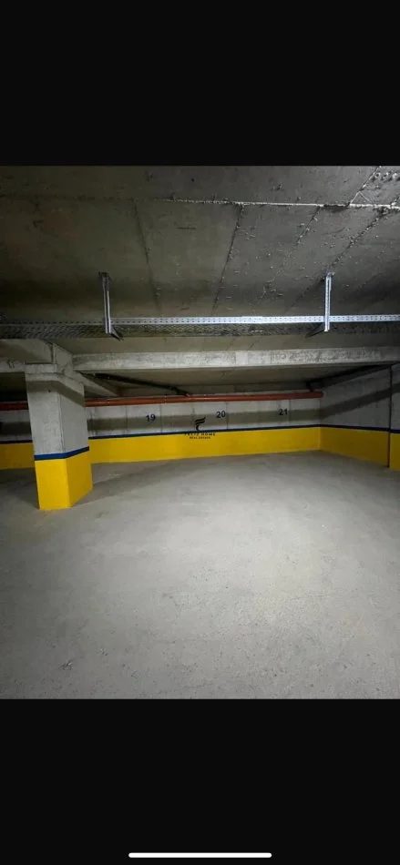 Tirane, shitet garazh Kati -1, 114 m² 80.000 € (ASTIR)