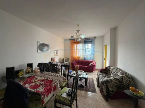 0697048063 Shitet, Apartament 2+1, Lagjia 6, Durrës