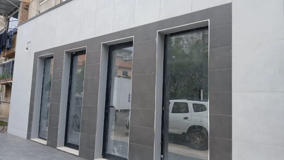 Tirane, shes ambjent biznesi Kati 1, 100 m² 300.000 € (Kongresi i Lushnjes)