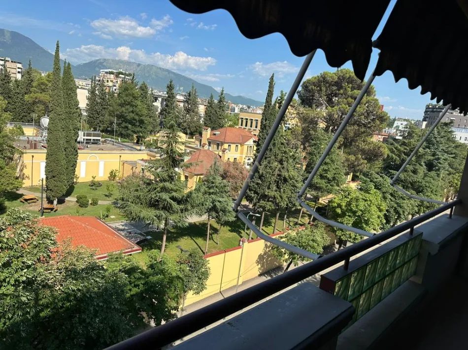 Tirane, jepet me qera zyre Kati 4, 160 m² 2.000 € (Rruga e Elbasanit)