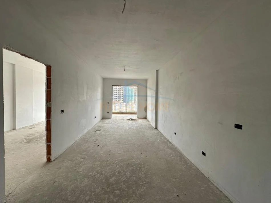 Tirane, shitet apartament 1+1 Kati 3, 81 m² 89.500 € (Paskuqan)