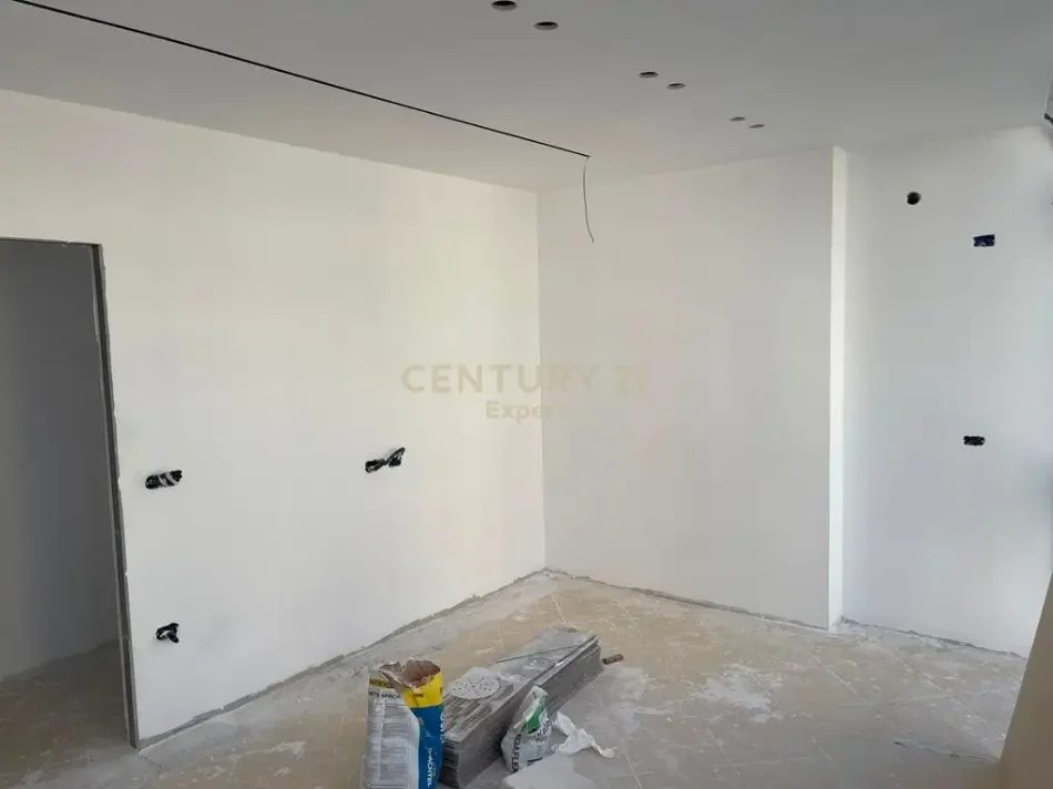 Tirane, shitet apartament 1+1 Kati 4, 58 m² 178.000 € (21 dhjetori)