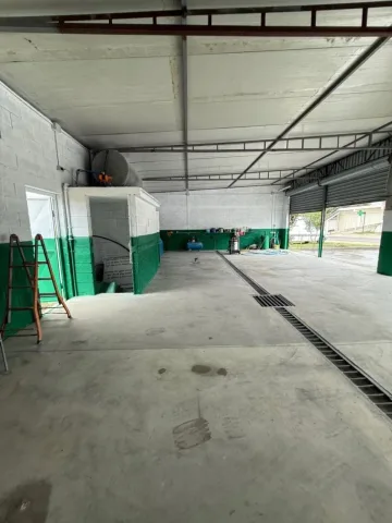 Tirane, jepet me qera magazine , 1.000 m² 1.500 € (PEZE HELMES)