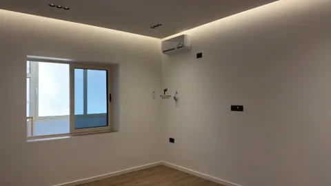 Tirane, jepet me qera zyre Kati 1, 70 m² 550 € (VASIL SHANTO)
