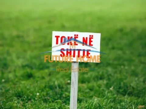 Tirane, shitet toke , 4.500 m² 540.000 € (Yzberisht)