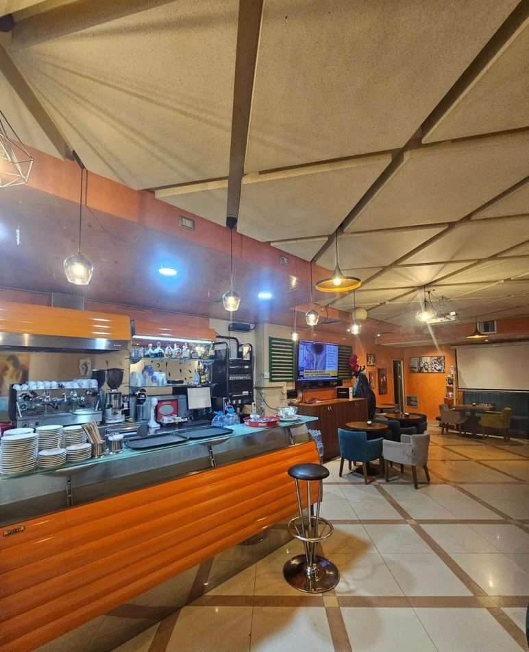 Tirane, shitet ambjent biznesi Kati 1, 118 m² 540.000 € (Blloku)